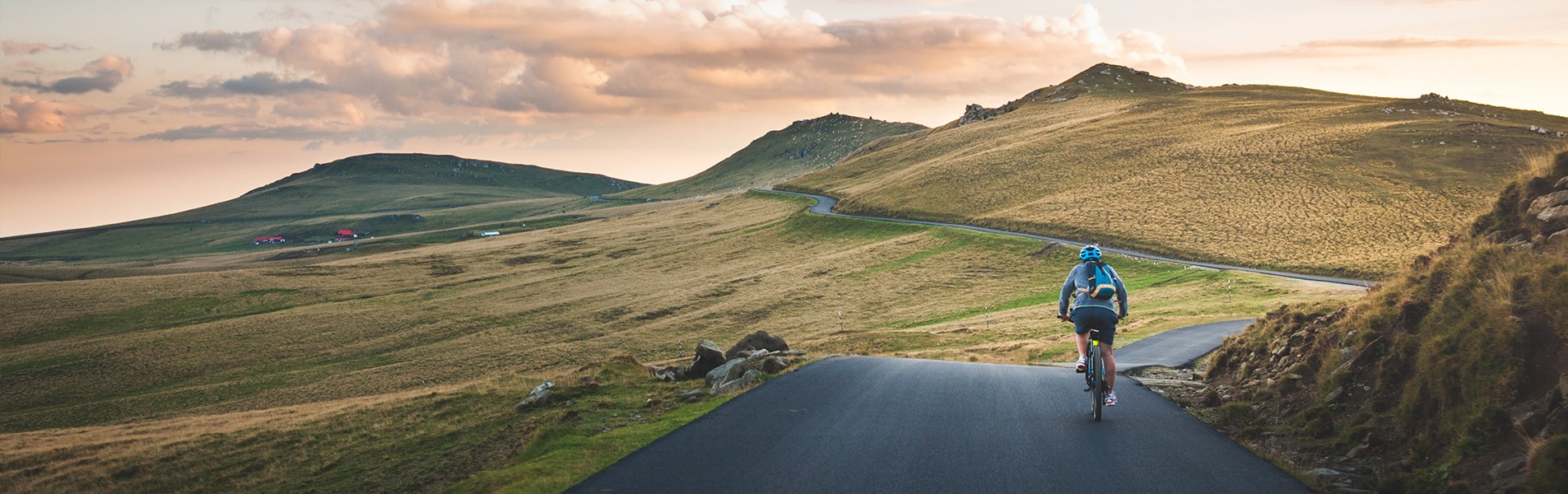 10 tricks of Travelling Cheap header image