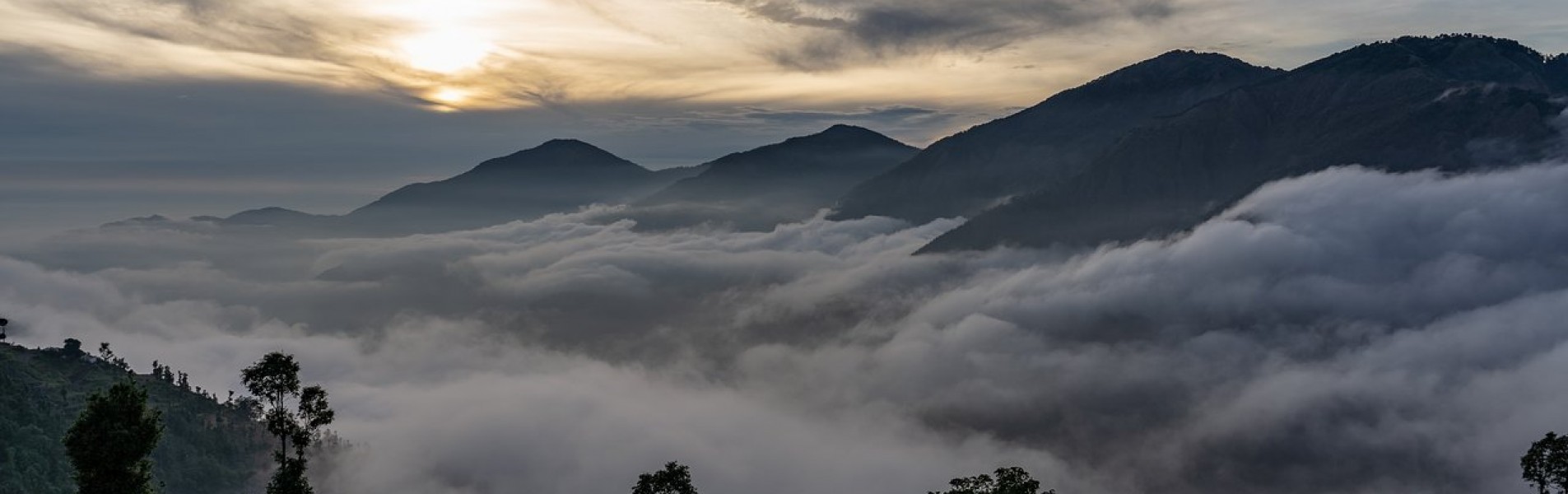 A hamlet that can be mistaken for a movie set: Explore Pangot, Nainital! header image