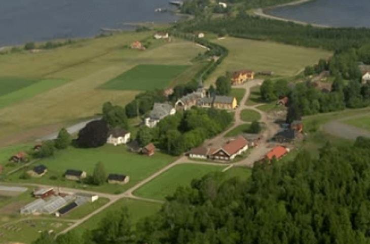 Huye de prisión haciendo Stand Up Paddle Surf