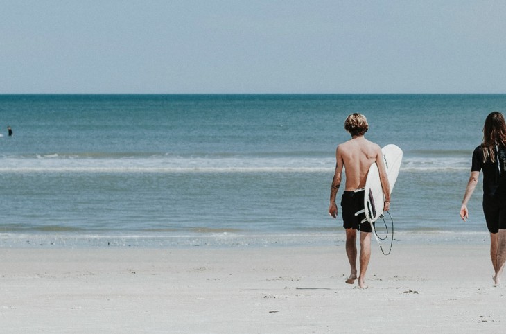 ¿Cómo iniciar a los niños en el surf?
