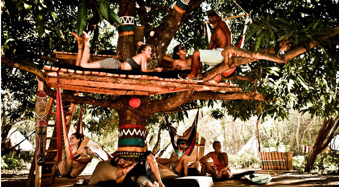 Sabias que um surfcamp é muito mais que um acampamento de surfistas?