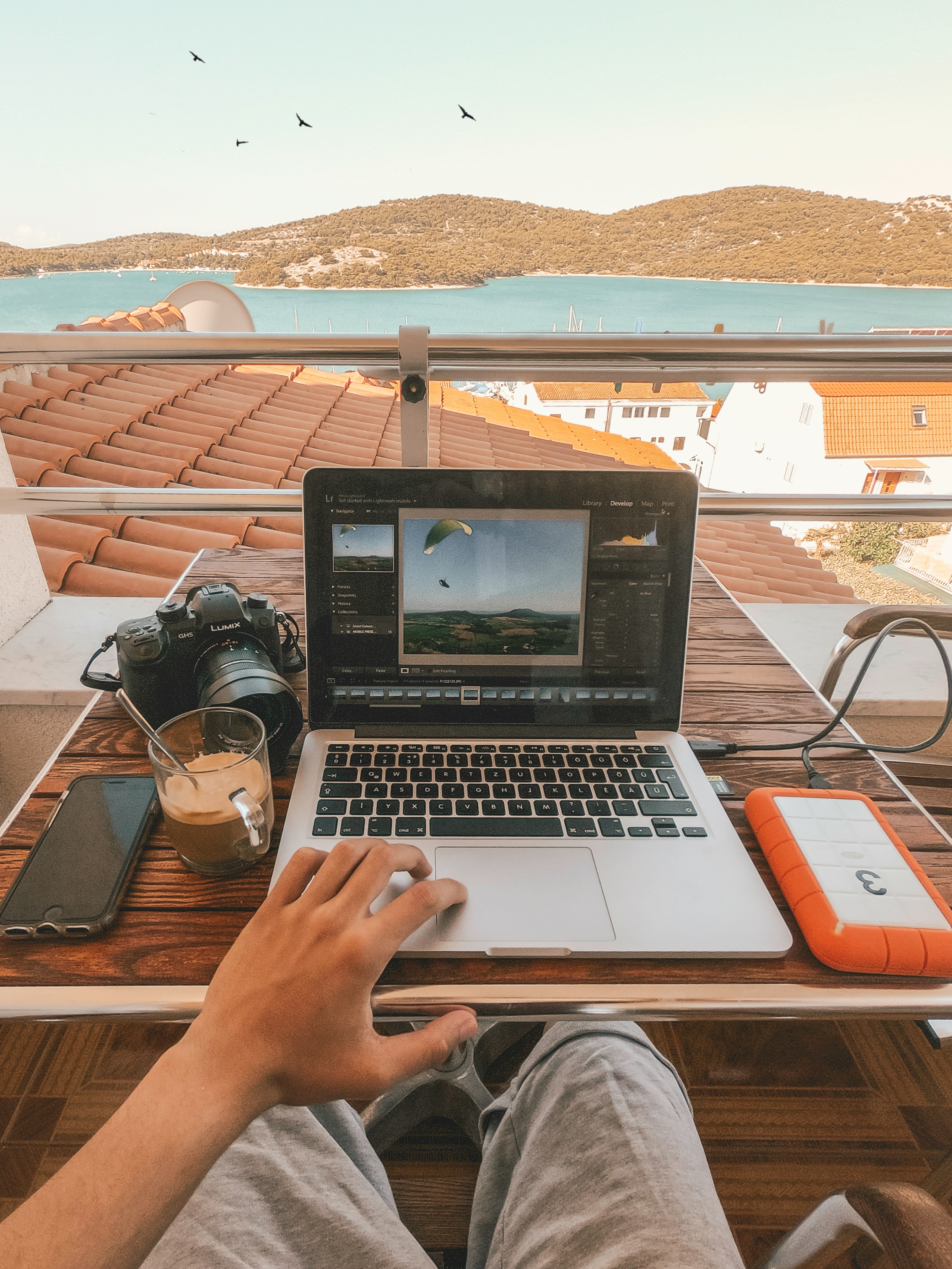 Remote Work and Surfing: A Guide to Achieving Work-Life Harmony.