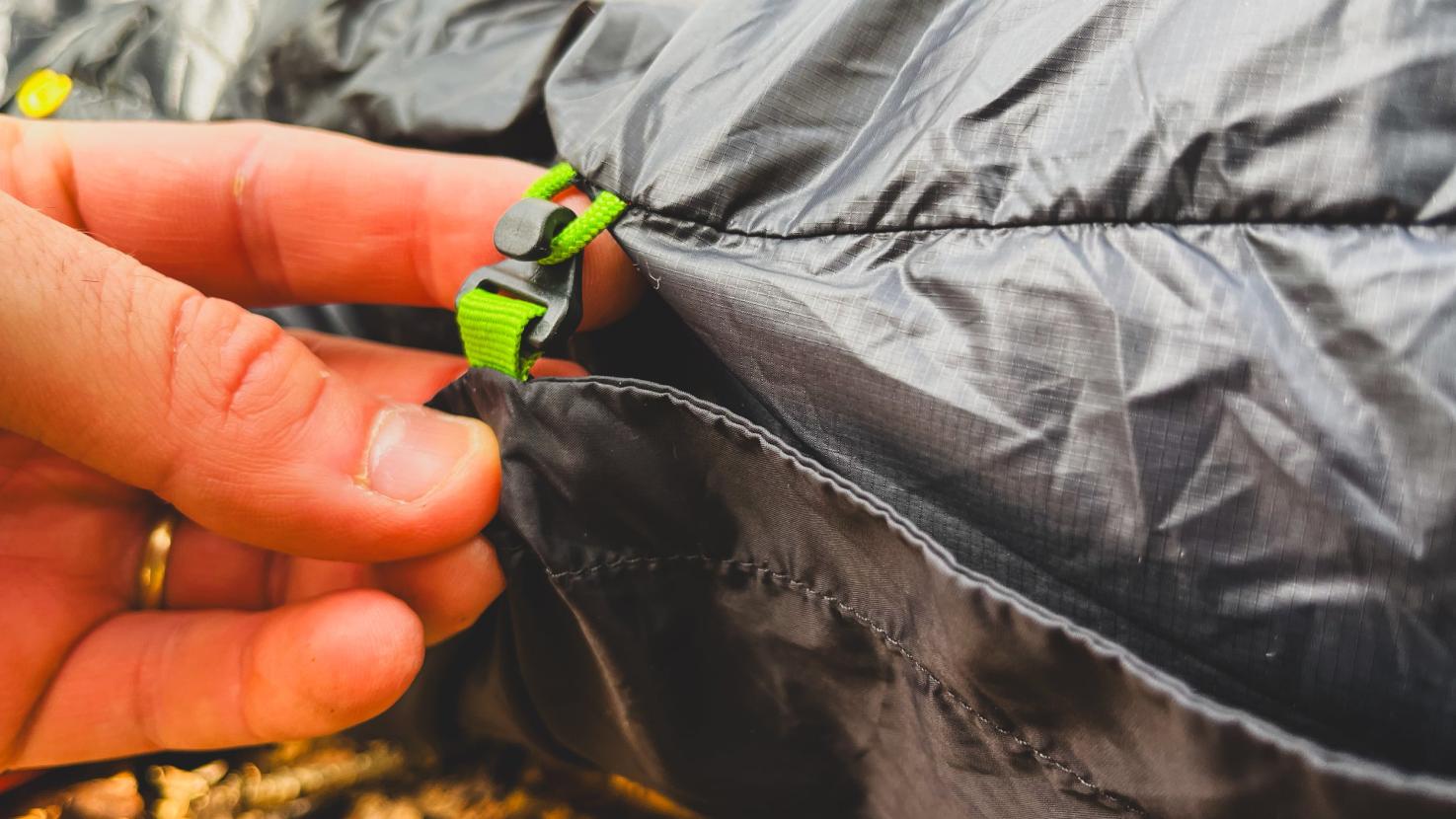  Clips make it easy to fasten everything down 